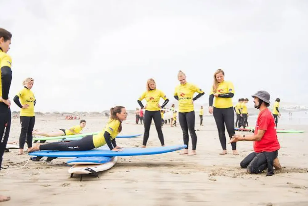 Costa Noroeste Surf & Kite School en Famara · imagen 1