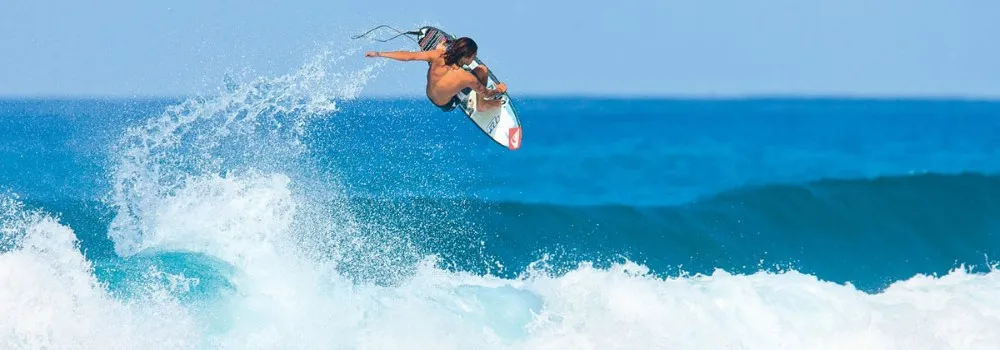 Epic Lanzarote Surf, Kite & Wingfoil en Caleta de Famara