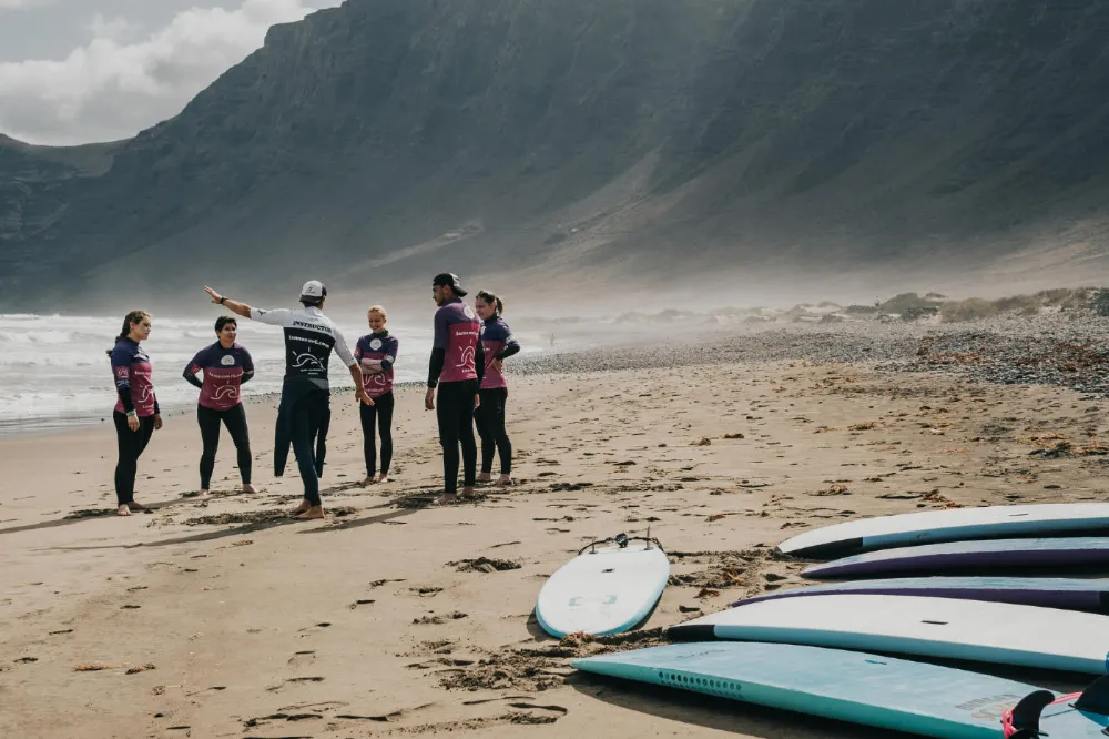 Lanzasurf Surf School & Yoga Camp in Famara · Bild 2