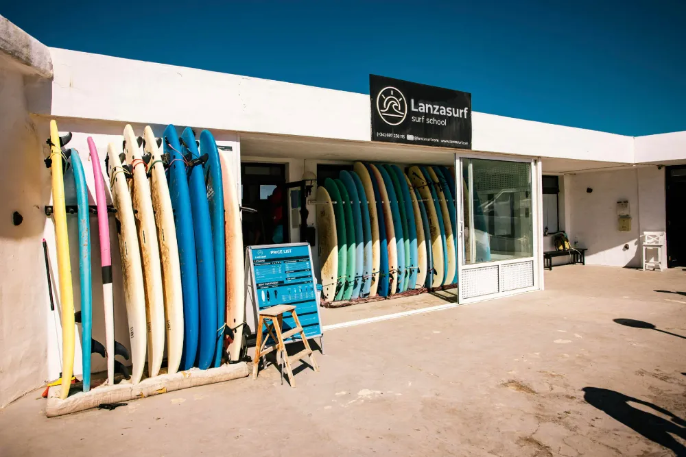 Lanzasurf Surf School & Yoga Camp in Famara · Bild 3