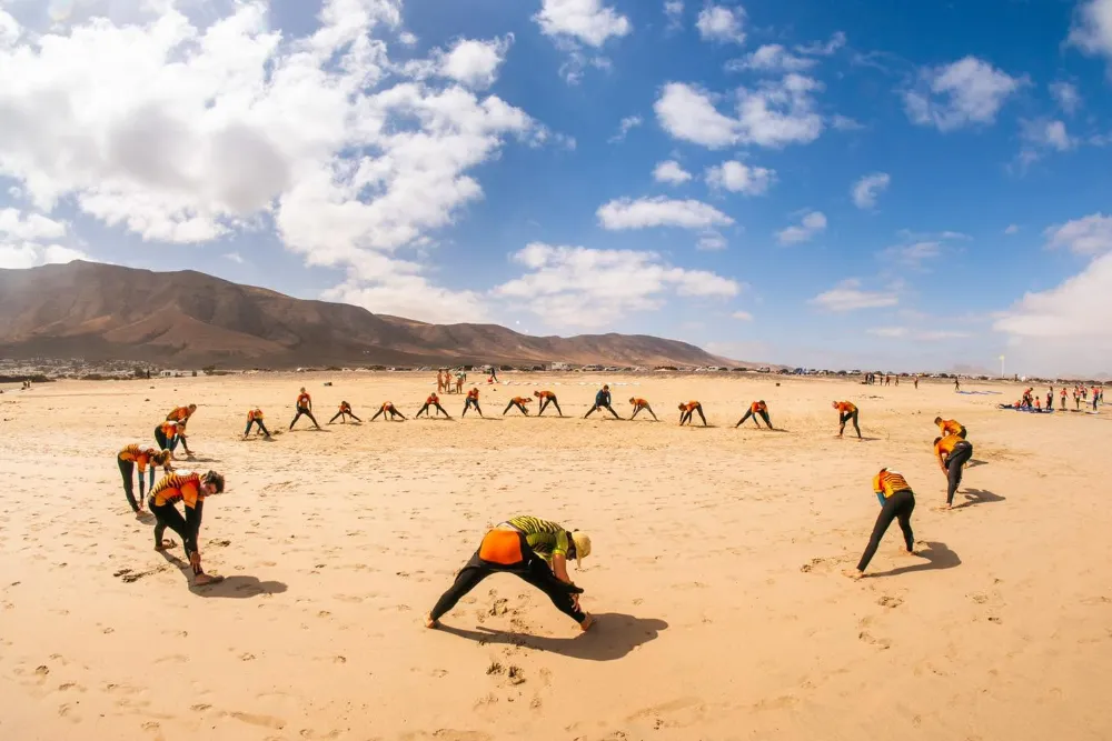 Clase de surf con ZooPark Famara en Famara